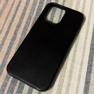 TWO Apple iPhone 15 pro max otter box